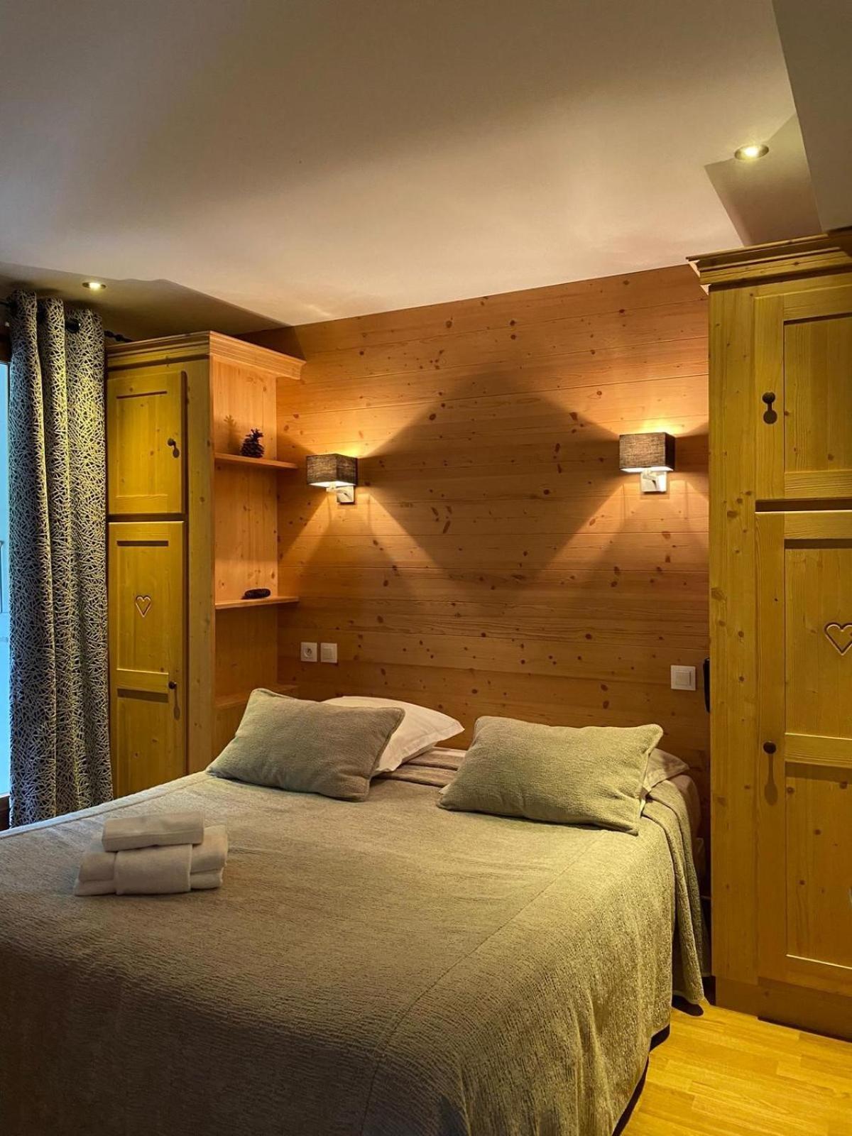 Hotel Et Appart'Hotel De L'Hermitage โธนส์ ภายนอก รูปภาพ
