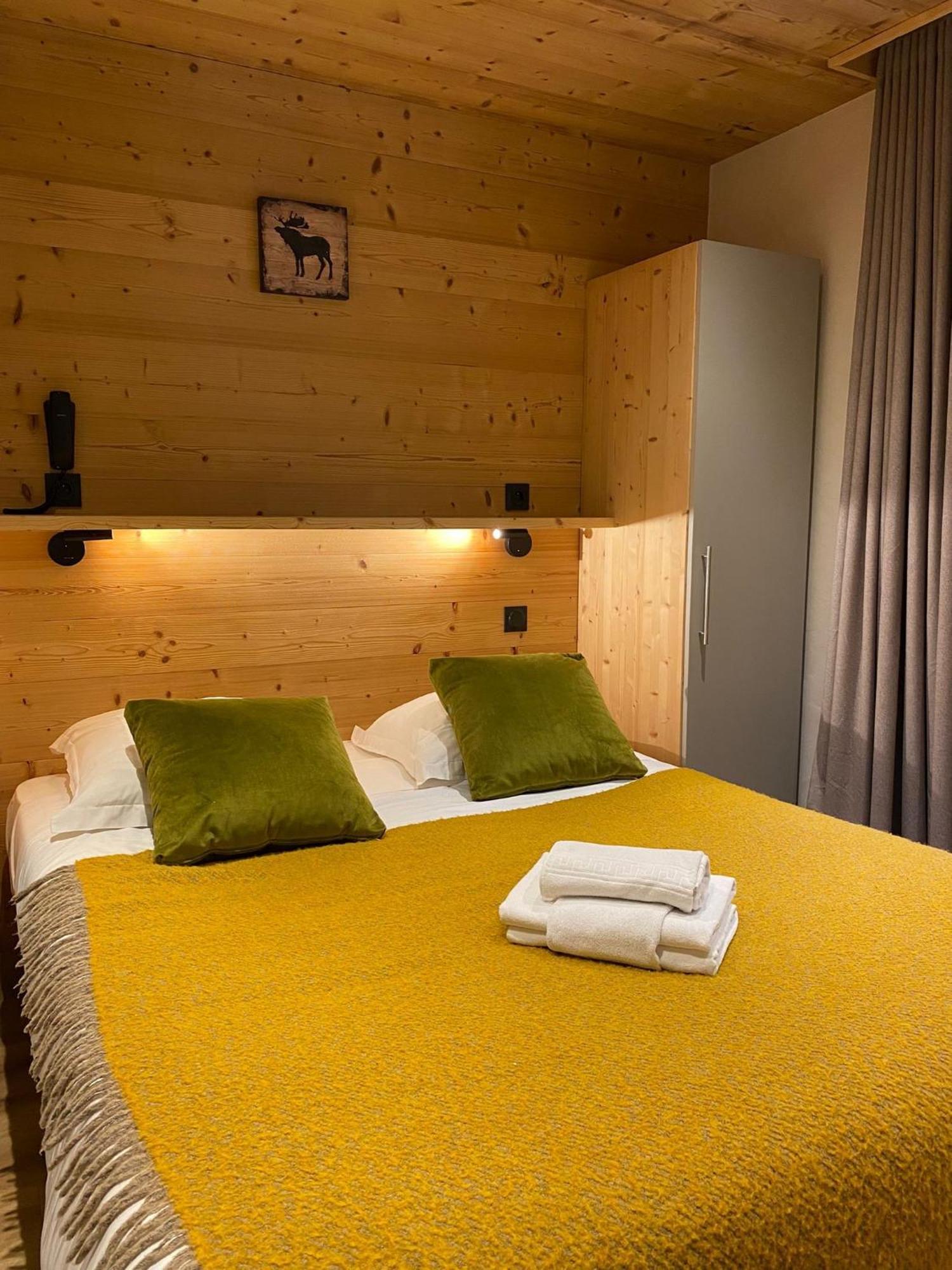 Hotel Et Appart'Hotel De L'Hermitage โธนส์ ภายนอก รูปภาพ