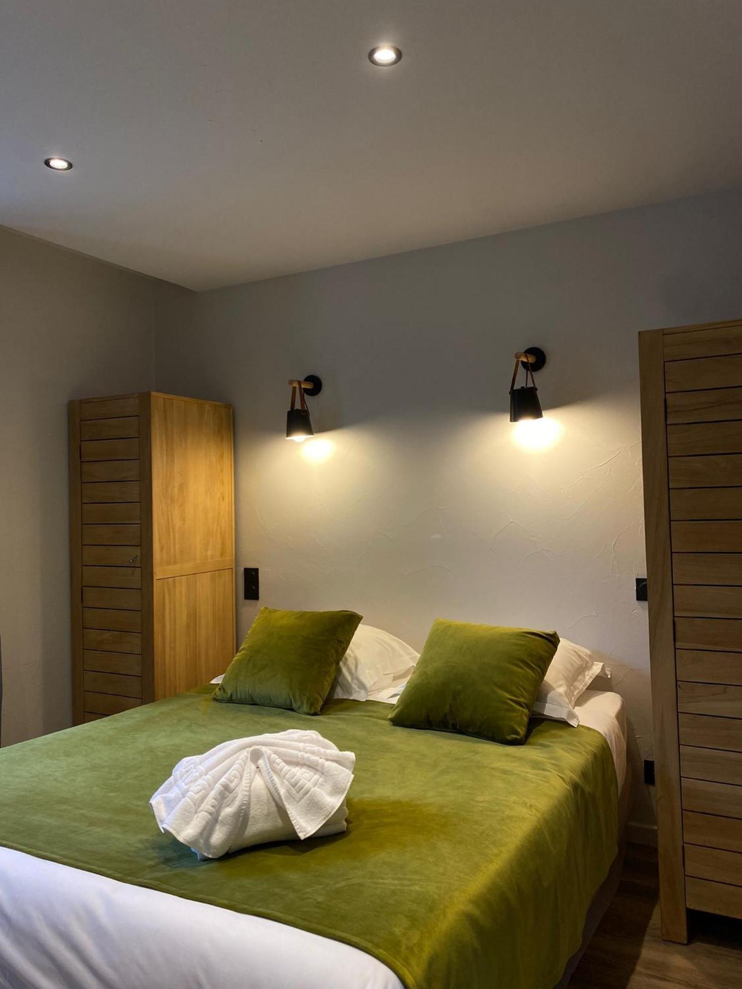 Hotel Et Appart'Hotel De L'Hermitage โธนส์ ภายนอก รูปภาพ