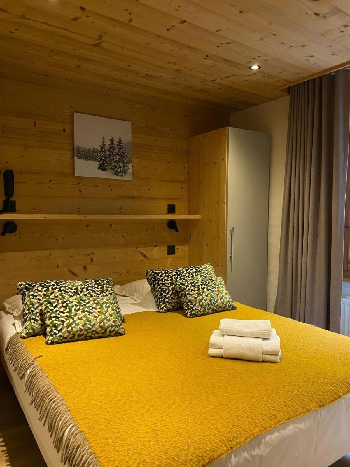 Hotel Et Appart'Hotel De L'Hermitage โธนส์ ภายนอก รูปภาพ